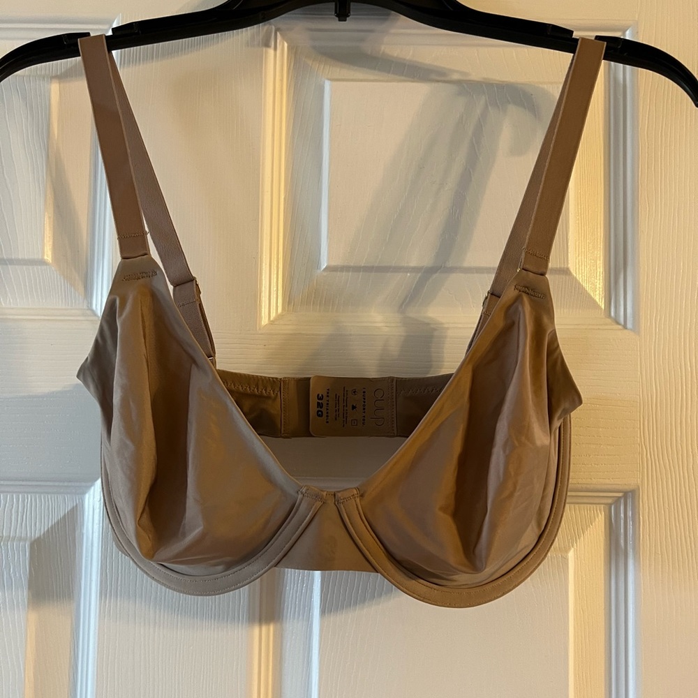 CUUP The Triangle 32G Nude